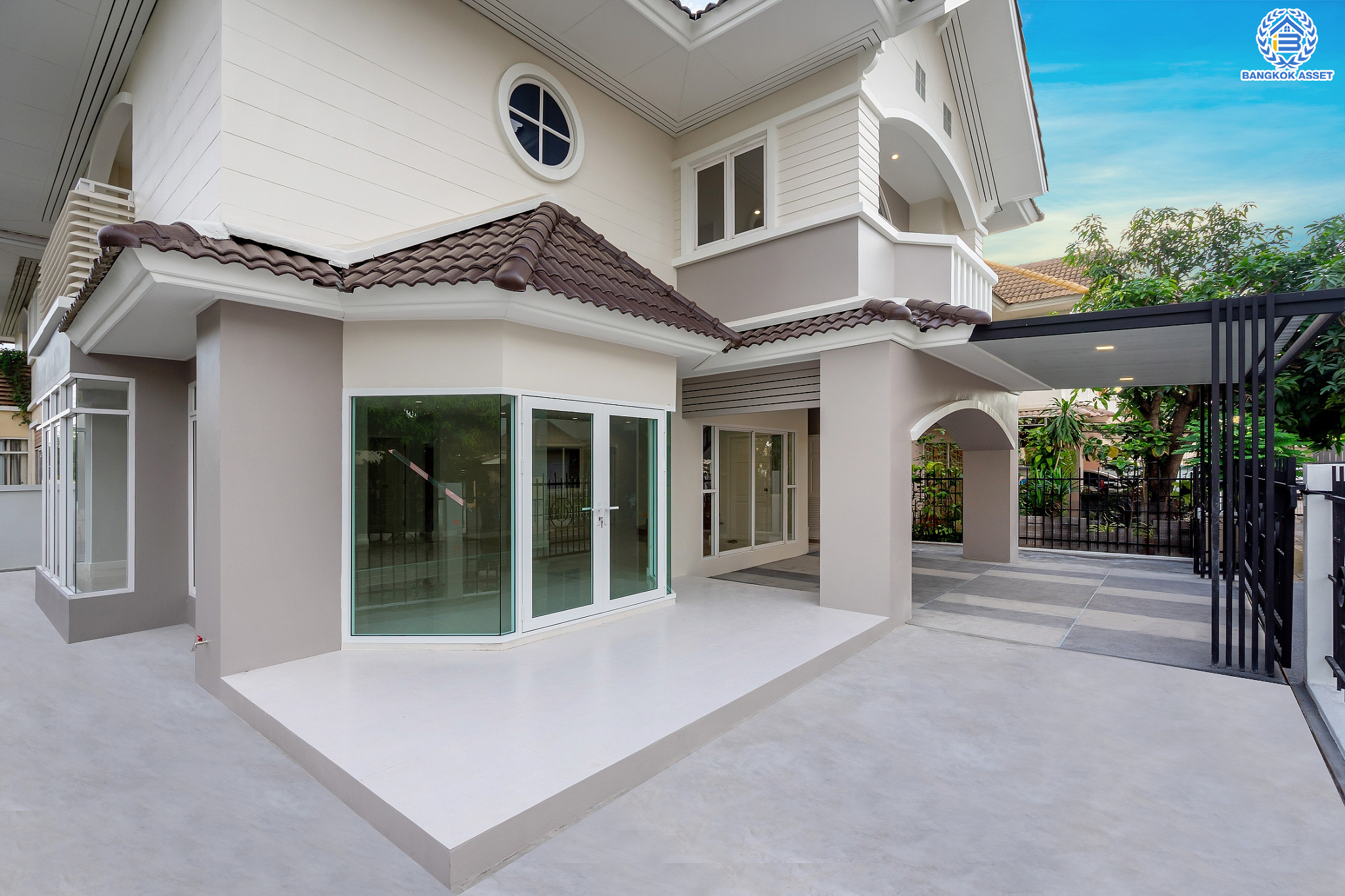 บ้านมือสองตกแต่งใหม่ ม.รัชชา2 บางใหญ่ บ้านเดี่ยว หลังมุม เนื้อที่ 59 ตร.ว. ฟังก์ชัน 4 ห้องนอน 3 ห้องน้ำ จอดรถได้ 2 คัน บนทำเลเชื่อมต่อถ.กาญจนาภิเษก ใกล้เซ็นทรัลเวสต์เกต ทางด่วน "กาญจนาภิเษก" และรถไฟฟ้าสายสีม่วง "สถานีตลาดบางใหญ่"